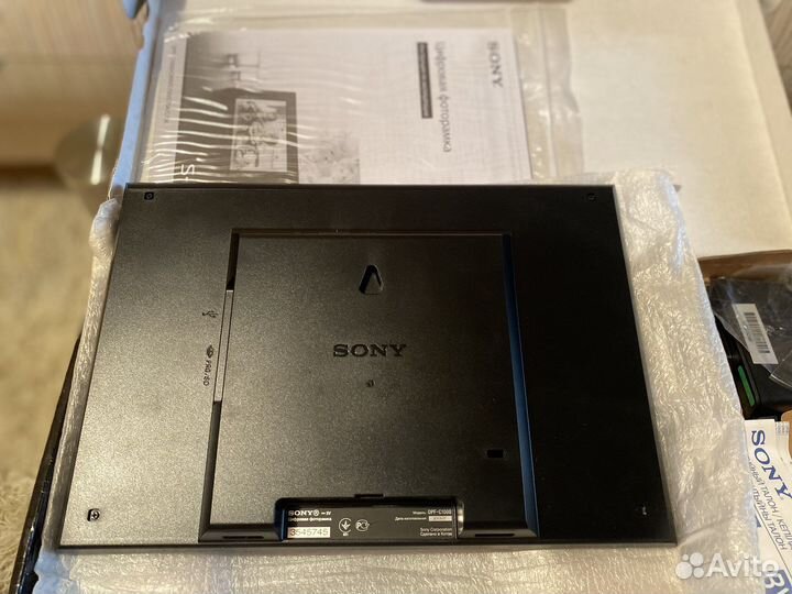 Цифровая фоторамка Sony DPF-C1000