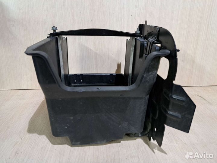 Площадка под аккумулятор форд фиеста мк6 2016г