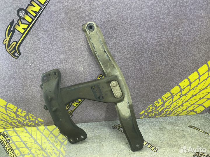 Кронштейн коробки передач МКПП Impreza G12 Импреза