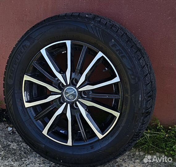 Accelera 651 5.00/8.5 R15