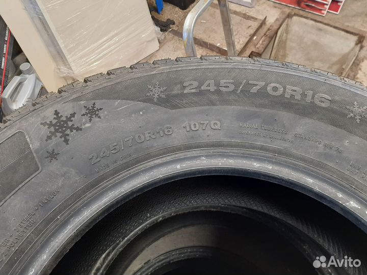 Kumho Road Venture SAT KL61 245/70 R16