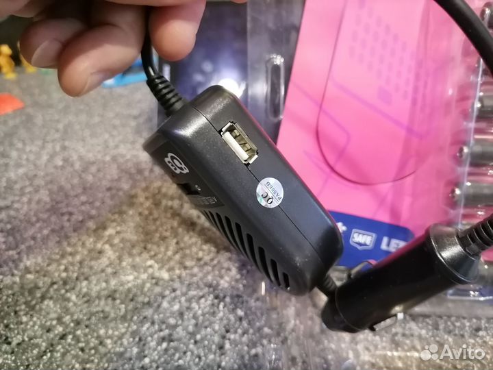 Автомобильный блок питания для ноутбука