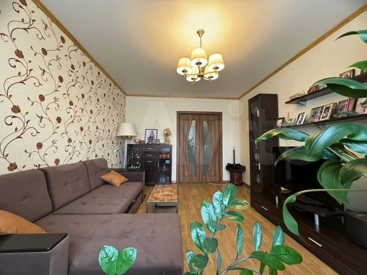 3-к. квартира, 65 м², 8/10 эт.