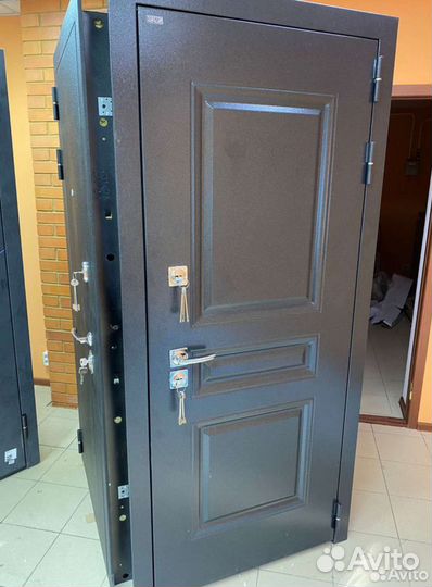 Двери входные стальные металлические J