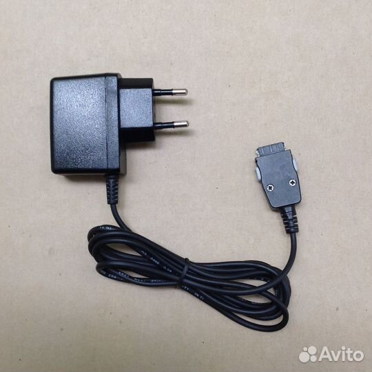 Зарядное устройство pantech 5265C2-EU