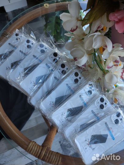 Чехол на iPhone 14