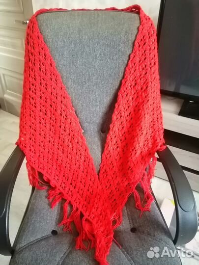 Вязанный платок ручной работы