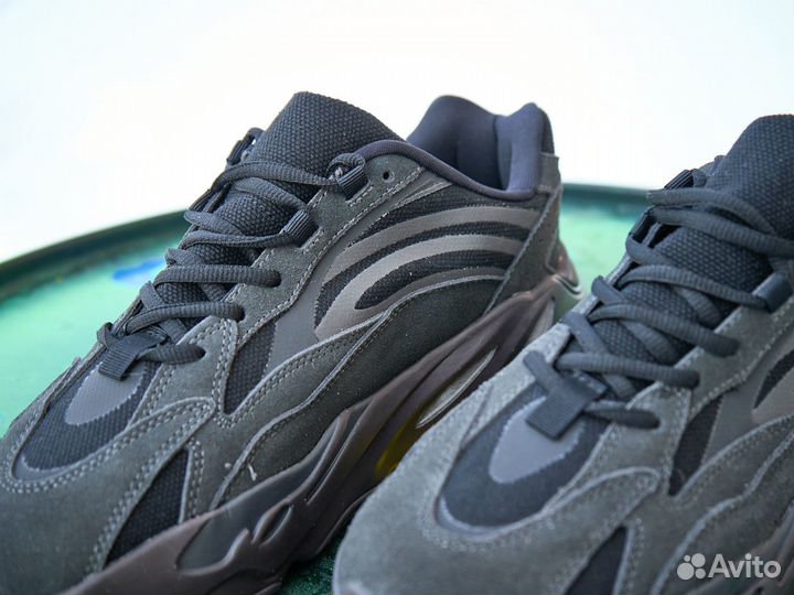 Кроссовки adidas yeezy boost 700 v2