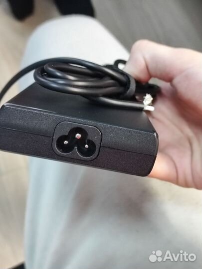 Блок питания для ноутбука 20V 9A