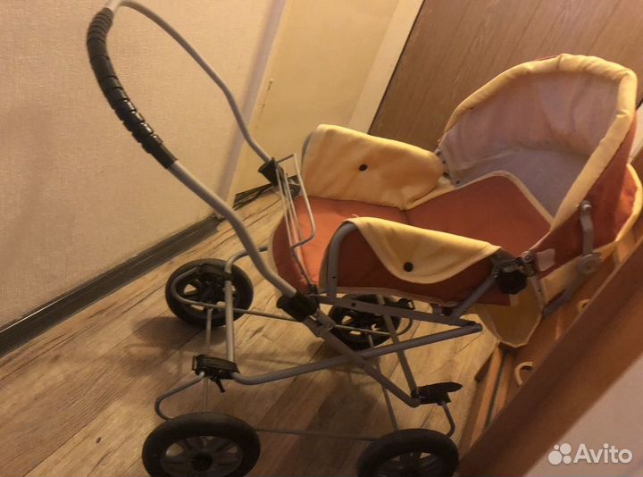 Кукольная коляска