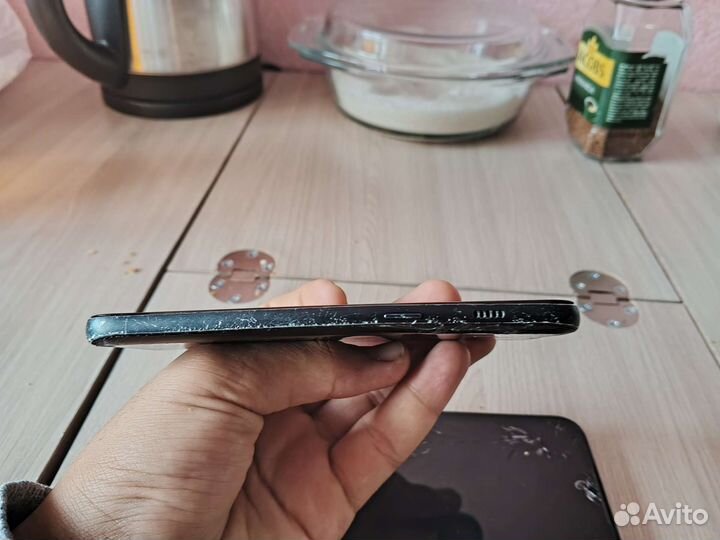 Телефон Samsung galaxy a3 2017