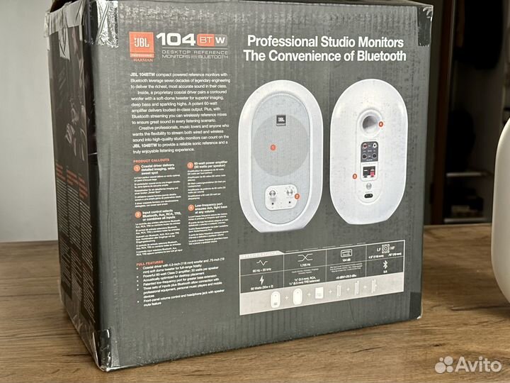Продам студийный колонки мониторы JBL-104 BT