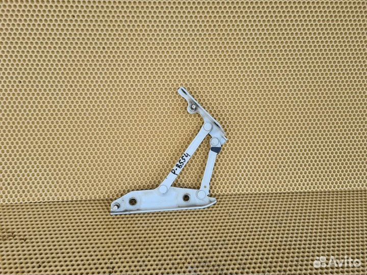 Петля багажника задняя левая Infiniti M25 M37 M56