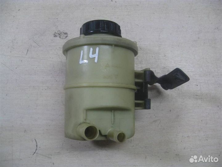 Кронштейн бочка гур рено сандеро