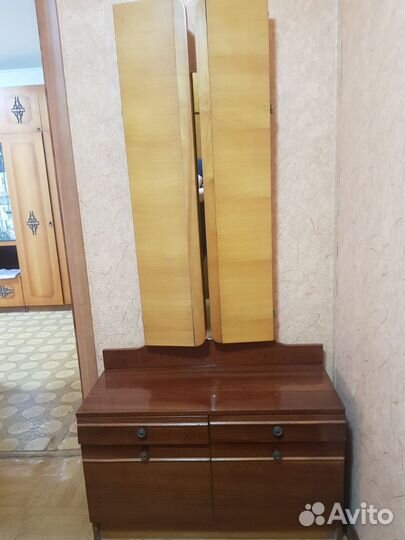 Трюмо с зеркалами