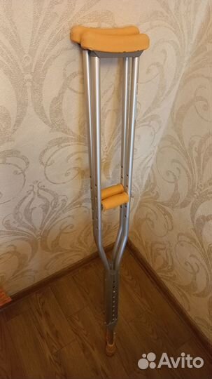 Продам детские костыли
