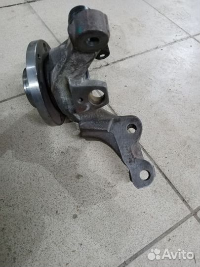 Поворотный кулак правый на Renault clio2