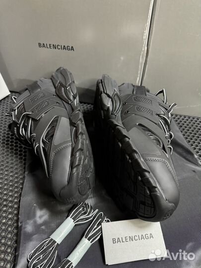 Balenciaga track 1 black