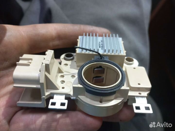 Регулятор напряжения mitsubishi RM3571A