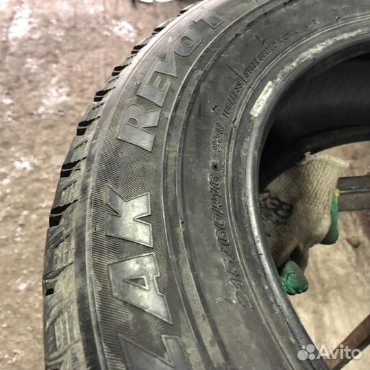 Bridgestone Blizzak Revo1 215/60 R16