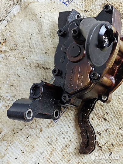 Насос масляный Volkswagen Golf Mk6 (2008—2012)