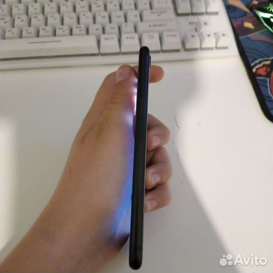 iPhone SE, 128 ГБ