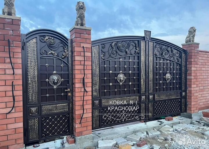 Кованые заборы и ворота