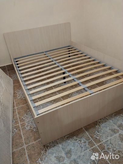 Кровать двухспальная бу