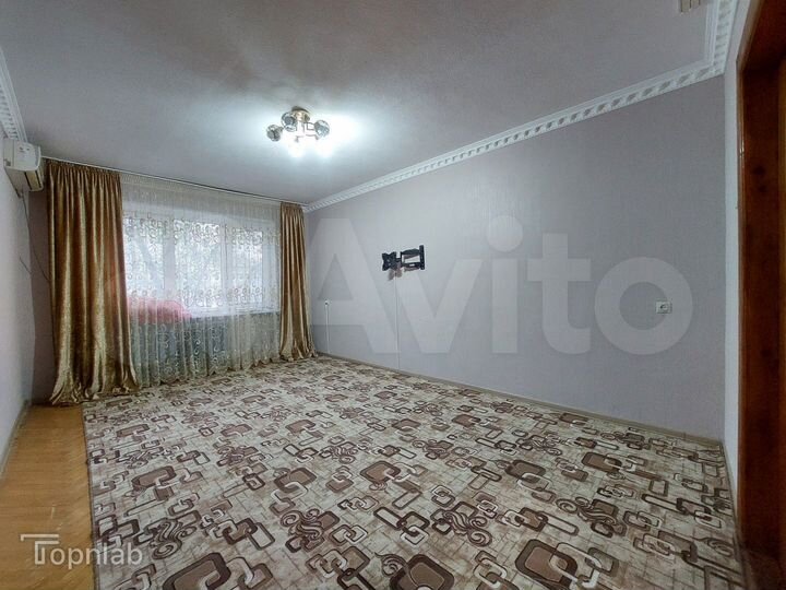3-к. квартира, 77 м², 1/10 эт.