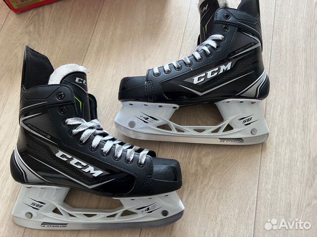 Коньки хоккейные