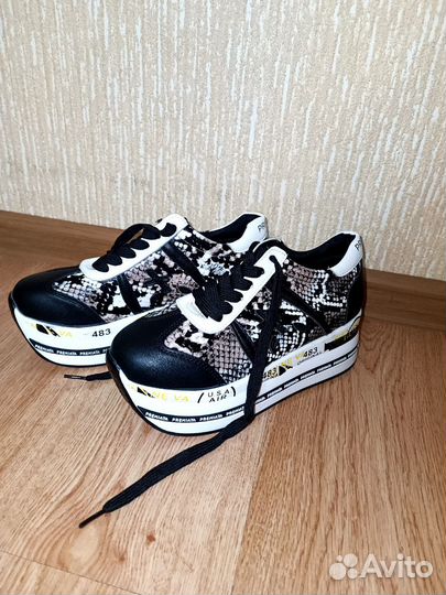 Кроссовки на платформе 37