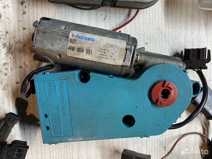 Моторчик люка Volkswagen Audi 100 c3 c4 Golf MK3