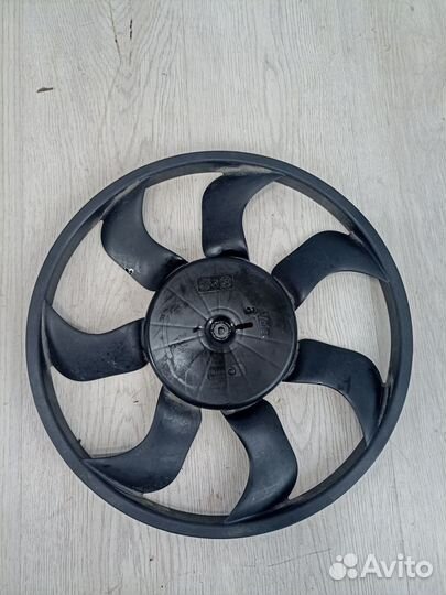 Вентилятор радиатора охлаждения двигателя диффузор