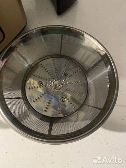 Соковыжималка центробежная (шнековая) Scarlett