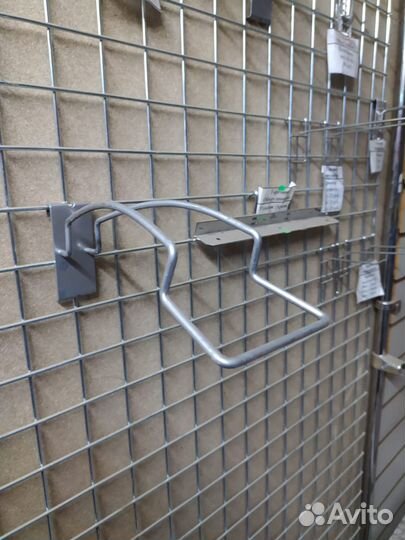 Кронштейн для головных уборов