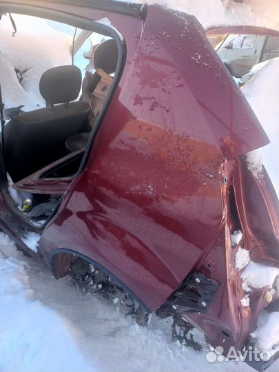 Крыло заднее левое Renault Sandero 1