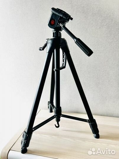 Штатив для фотоаппарата профессиональный