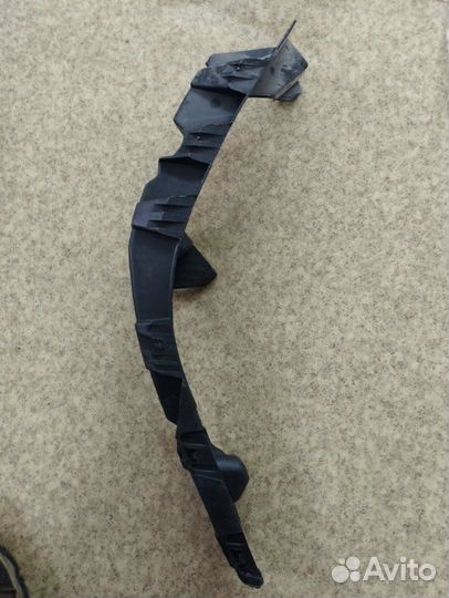 Кронштейн бампера передний левый Renault Megane 2