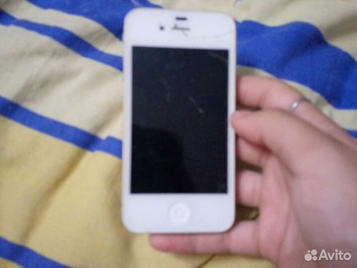 Телефон iPhone 4