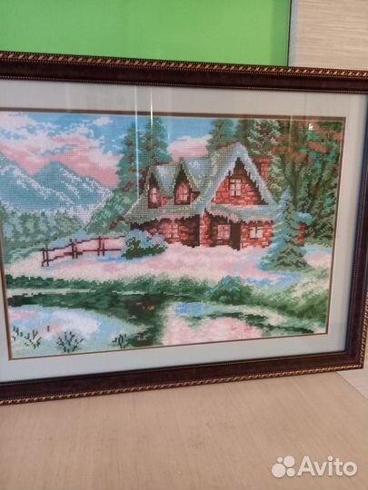 Картины разные 9 шт. Вышитые чешским бисером