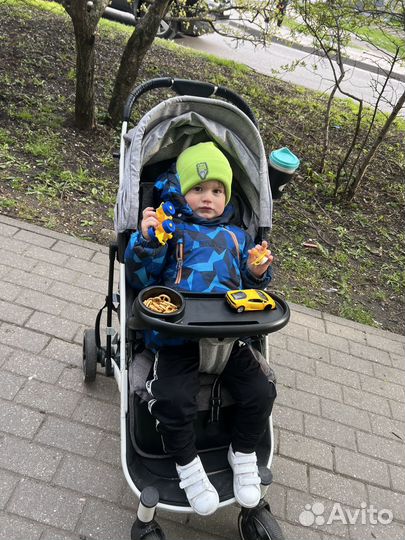 Универсальный столик для снеков на коляску