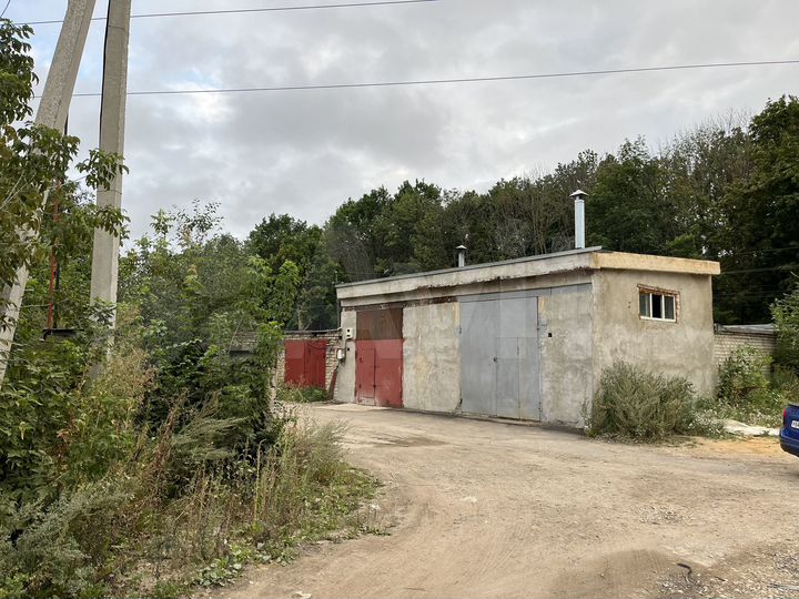 Гараж, > 30 м²