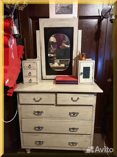 Старинное трюмо с зеркалом