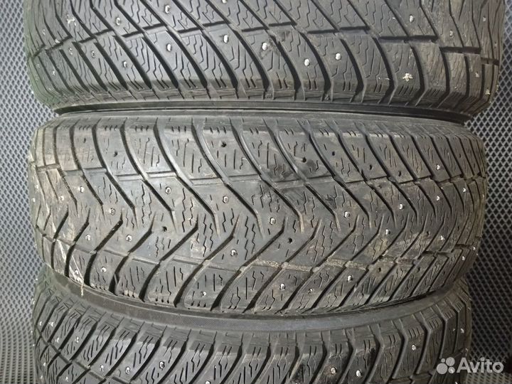 Yokohama Ice Guard IG65 215/65 R17