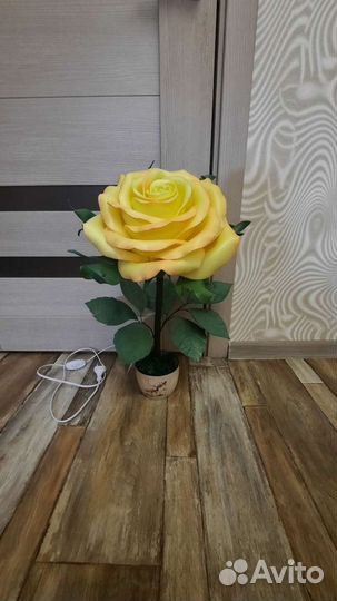 Светильники большие цветы в наличии