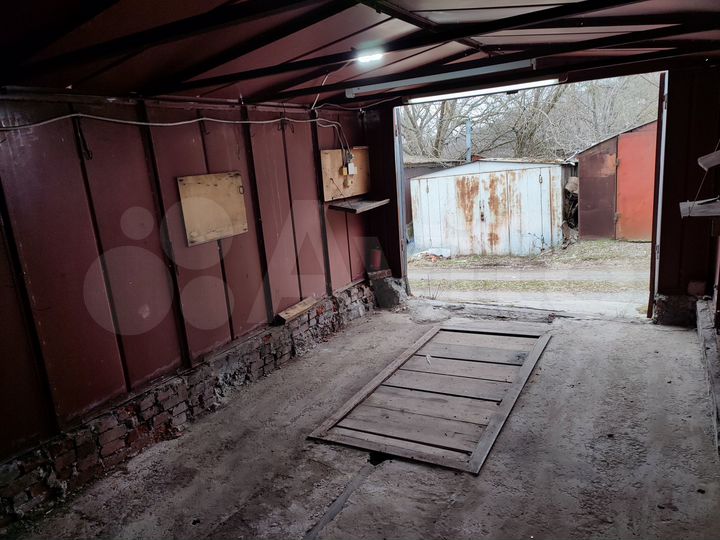 Гараж, > 30 м²