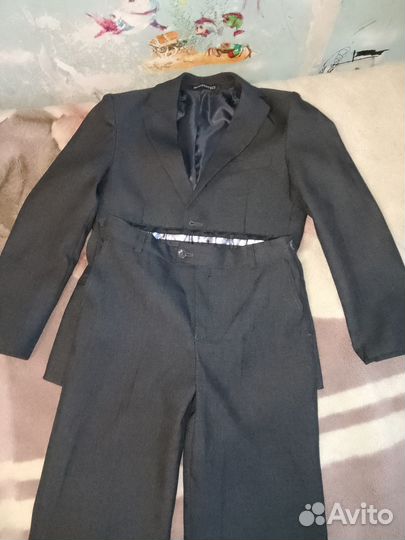 Продам костюм