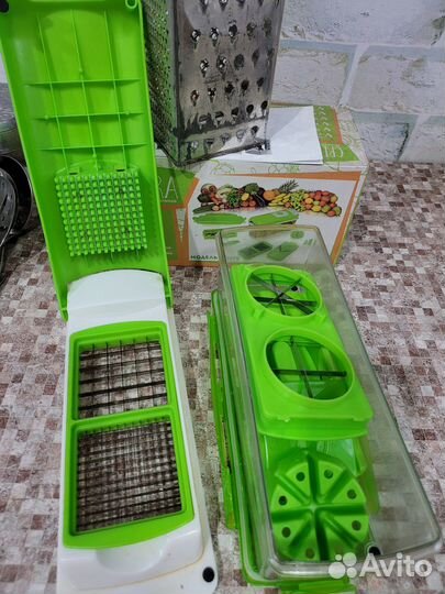 Кастрюли,бедоны половники, ложки