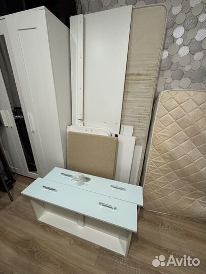 Кровать односпальная с матрасом