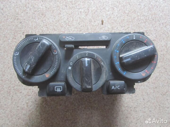 Блок управления отопителем juke f15 275101KA0A